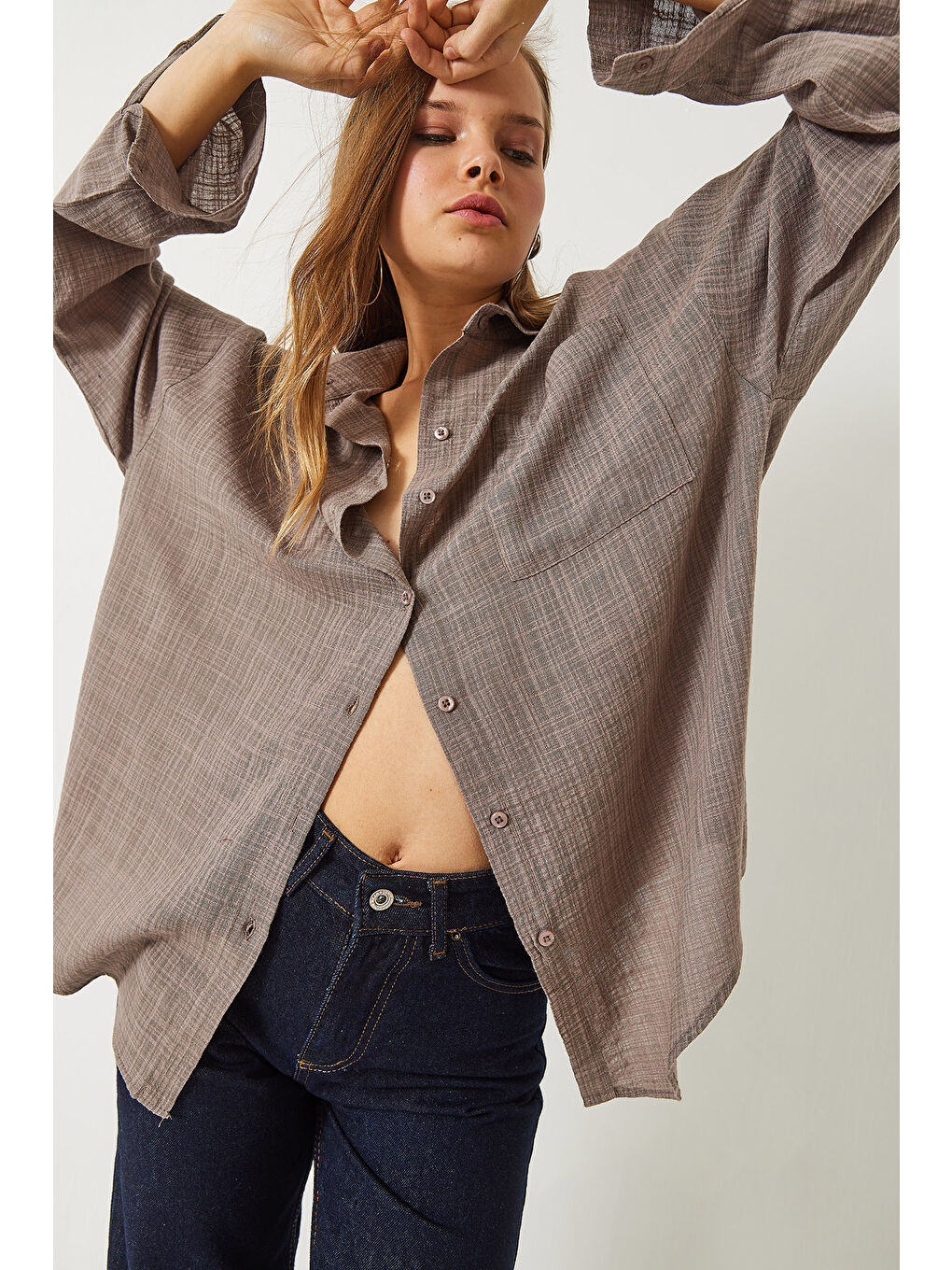 Bej Kadın Tek Cep Detaylı Oversize Keten Dokulu Basic Gömlek-2