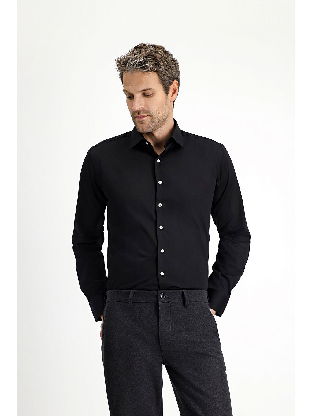 Siyah Uzun Kol Slim Fit Dar Kesim Klasik Pamuk Gömlek