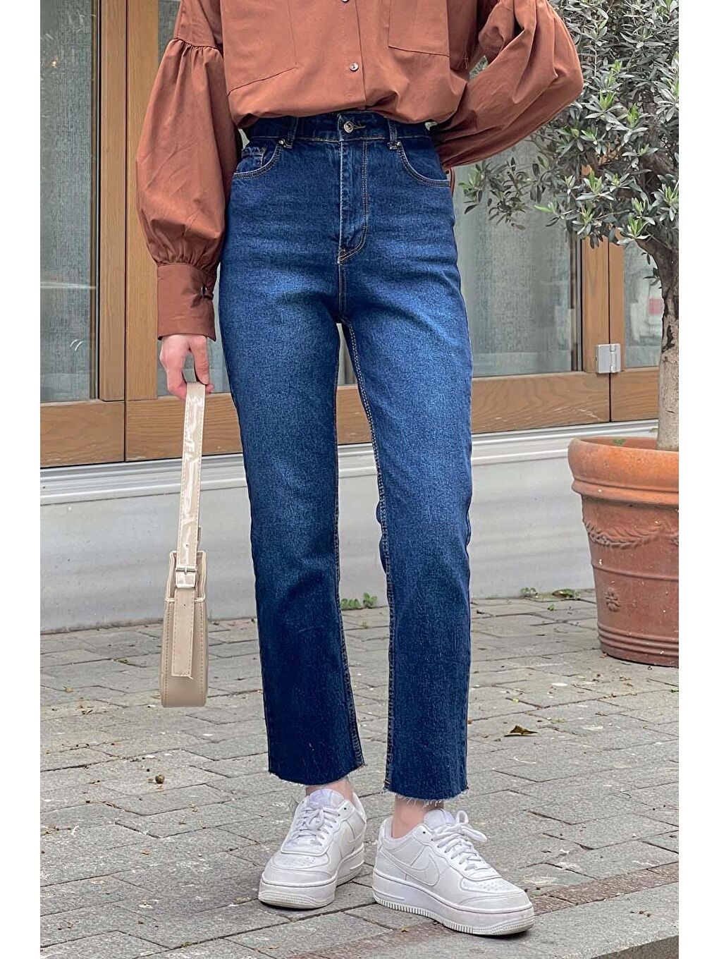 Kesik Paça Fit Jean Koyu Mavi-2