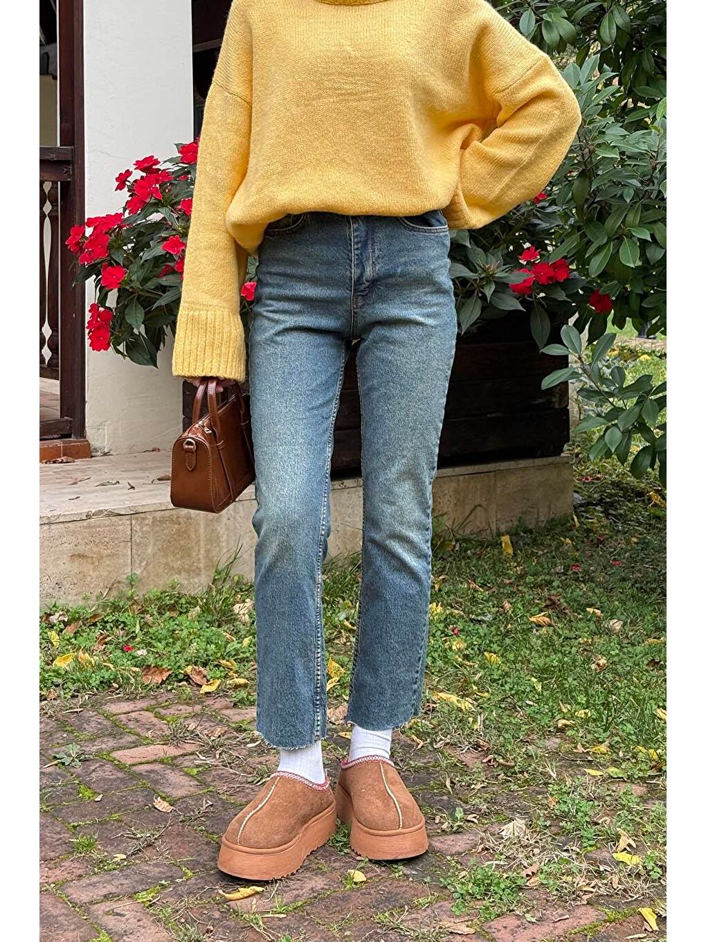 Kesik Paça Fit Jean Mavi Yıkama