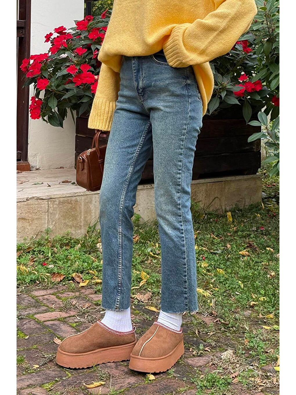 Kesik Paça Fit Jean Mavi Yıkama-1