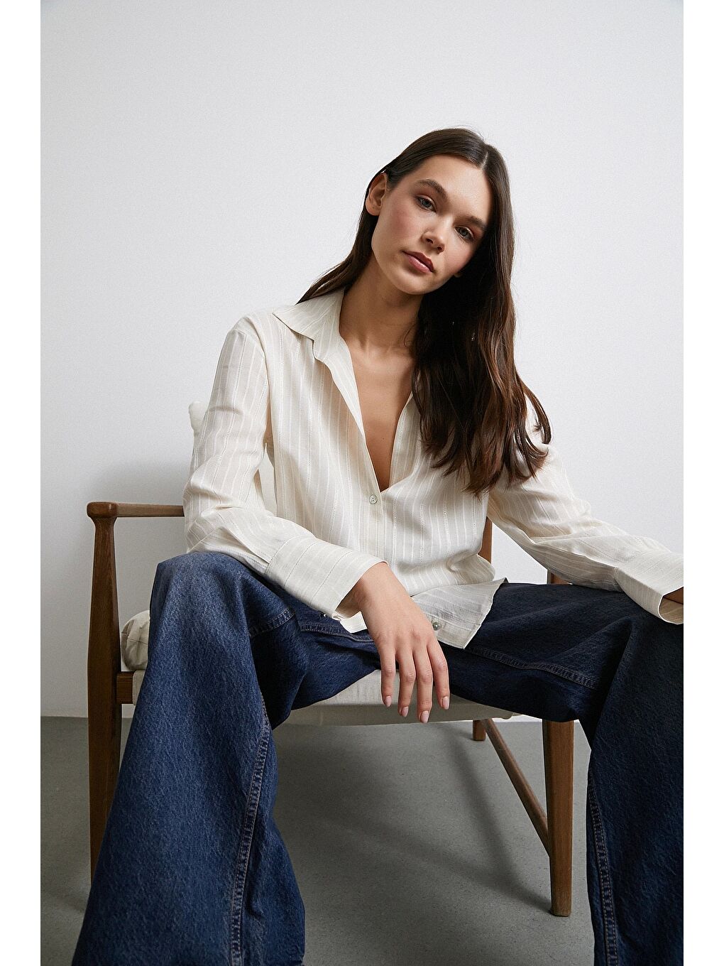 Ekru Pamuklu Simli Çizgili Gömlek Krem