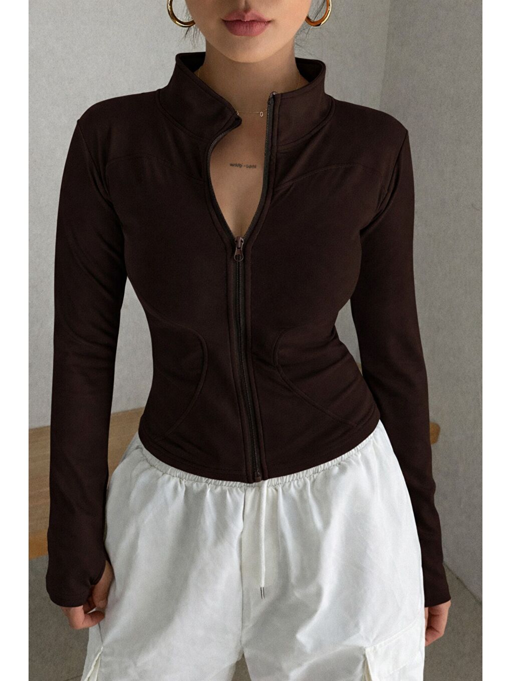 Kahverengi Kadın Bej İki İplik Fermuarlı Dar Kesim Mevsimlik Hırka – Dik Yaka Fit Basic Ceket-1