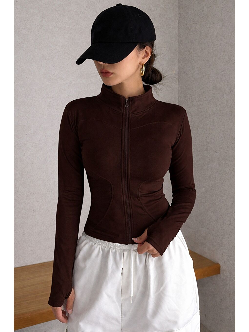 Kahverengi Kadın Bej İki İplik Fermuarlı Dar Kesim Mevsimlik Hırka – Dik Yaka Fit Basic Ceket-3