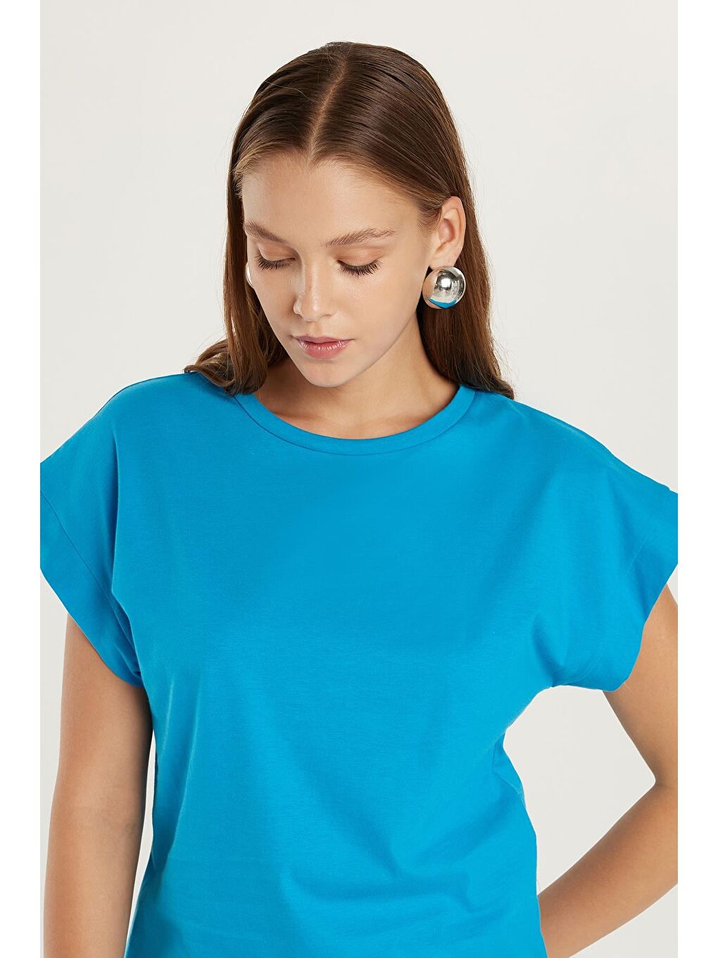 Kadın Slim Fit Dar Kesim %100 Pamuk Kısa Kollu Bisiklet Yaka Mavi Tişört-2