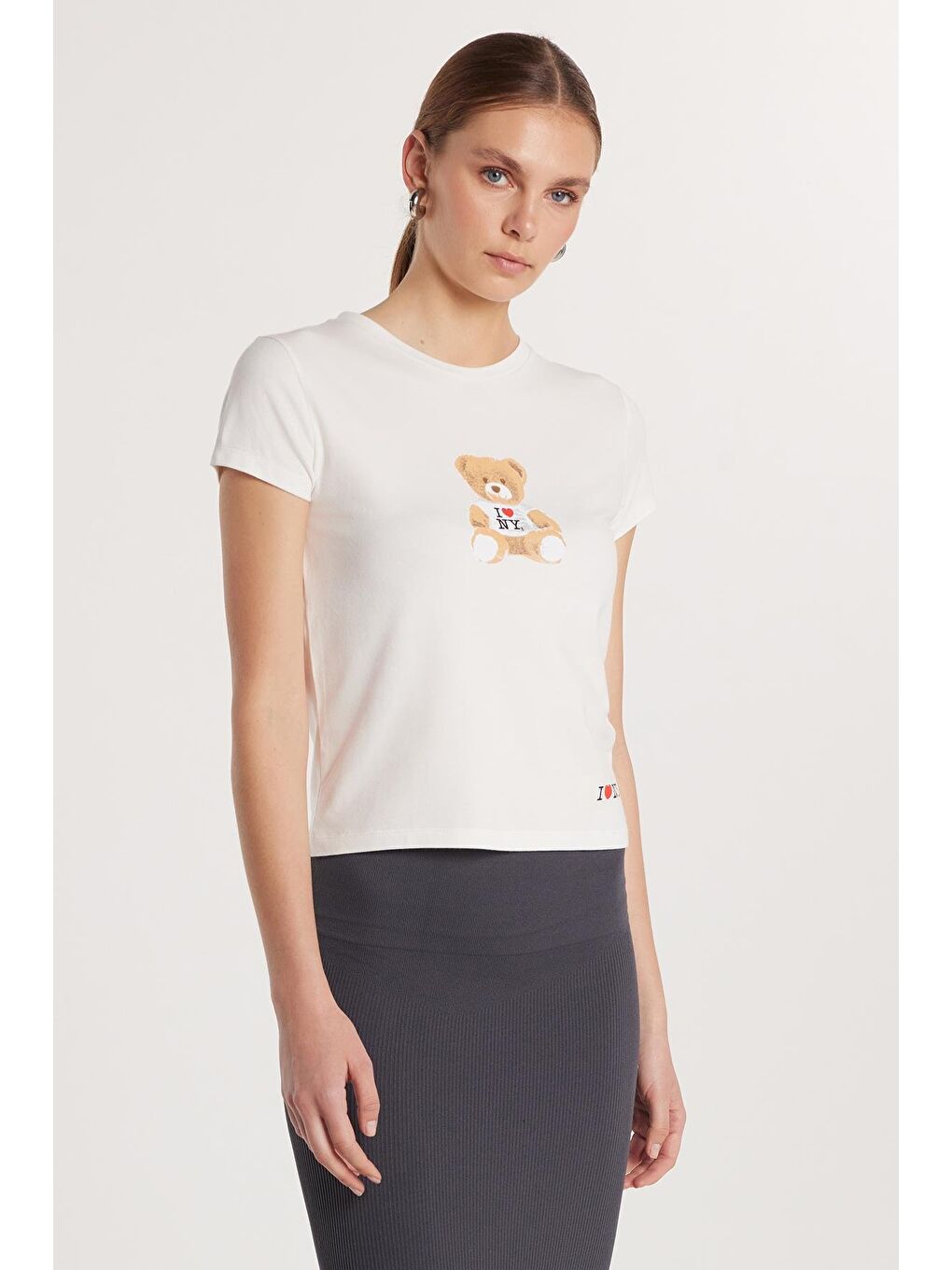 Kadın Modal Kumaş Slim Fit Dar Kesim Kısa Kollu Baskılı Ekru Tişört-3