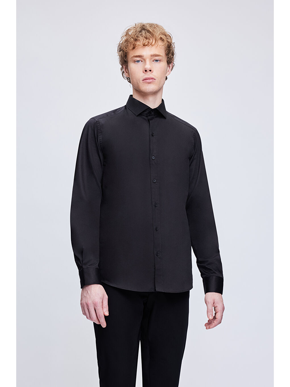 Siyah Slim Fit 100% Pamuk Açık İtalyan Yaka Uzun Kollu Saten Gömlek