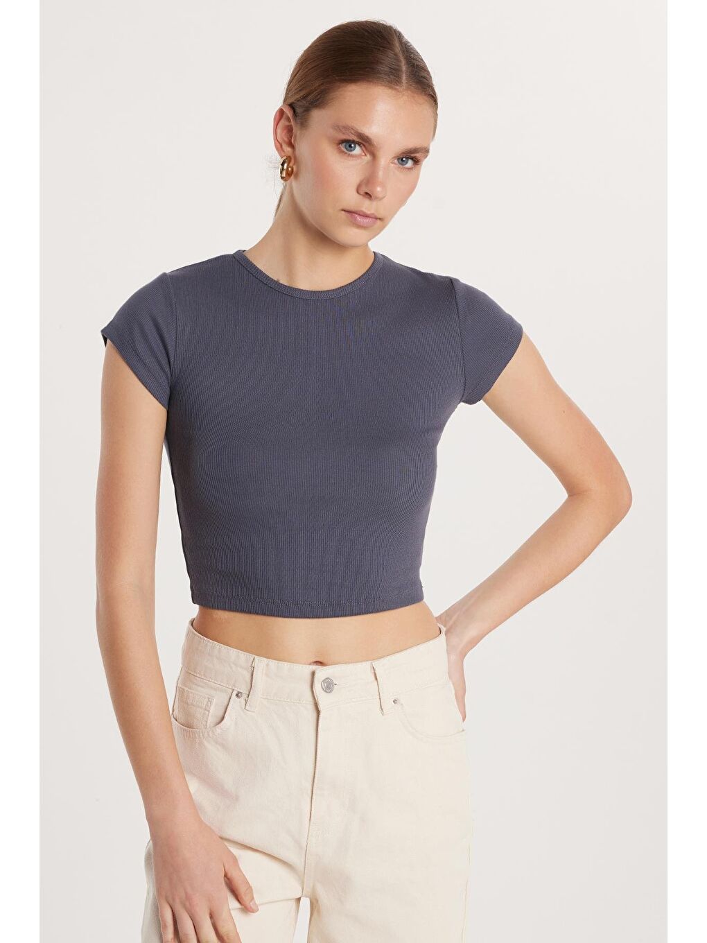 Kadın Modal Kumaş Slim Fit Dar Kesim Kısa Kollu Bisiklet Yaka Antrasit Tişört-2