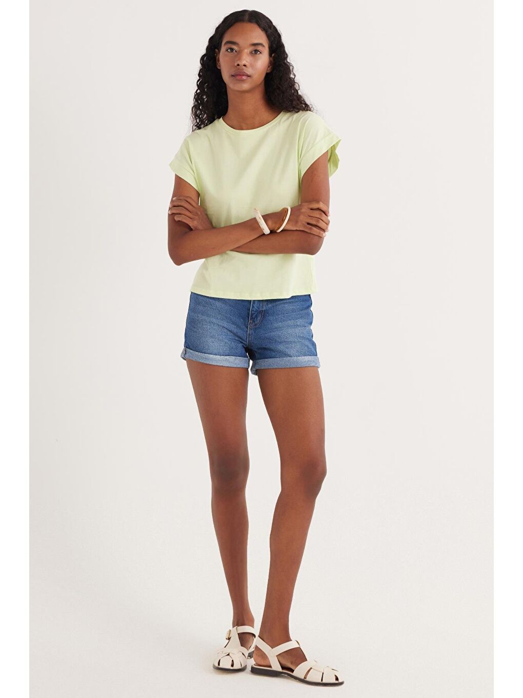 Kadın Slim Fit Dar Kesim %100 Pamuk Kısa Kollu Bisiklet Yaka Yeşil Tişört-3