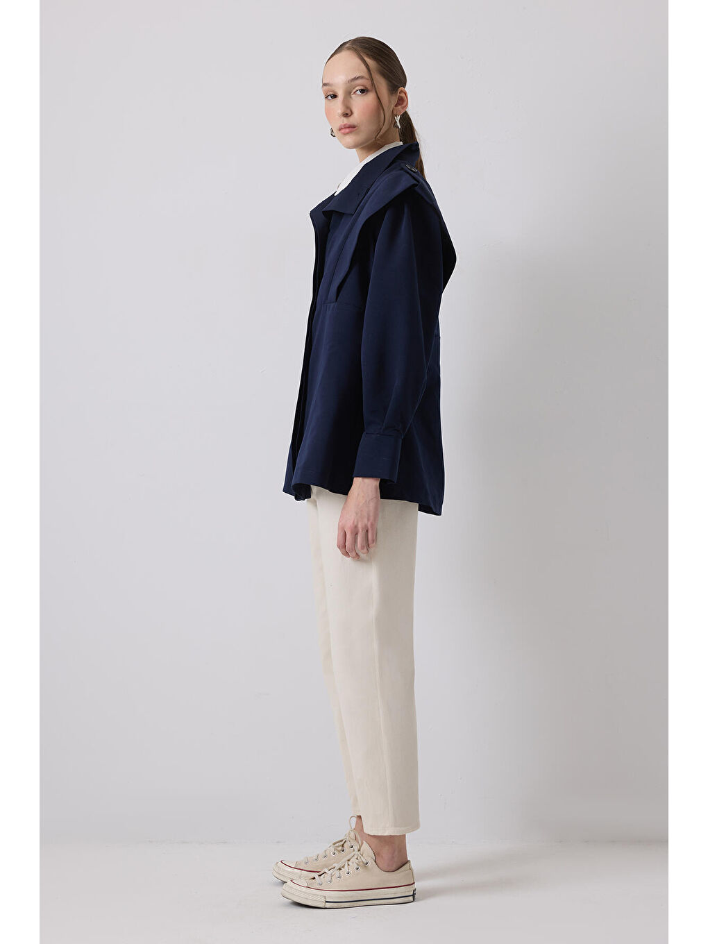 Lacivert Apolet Detaylı Kısa Trençkot-2