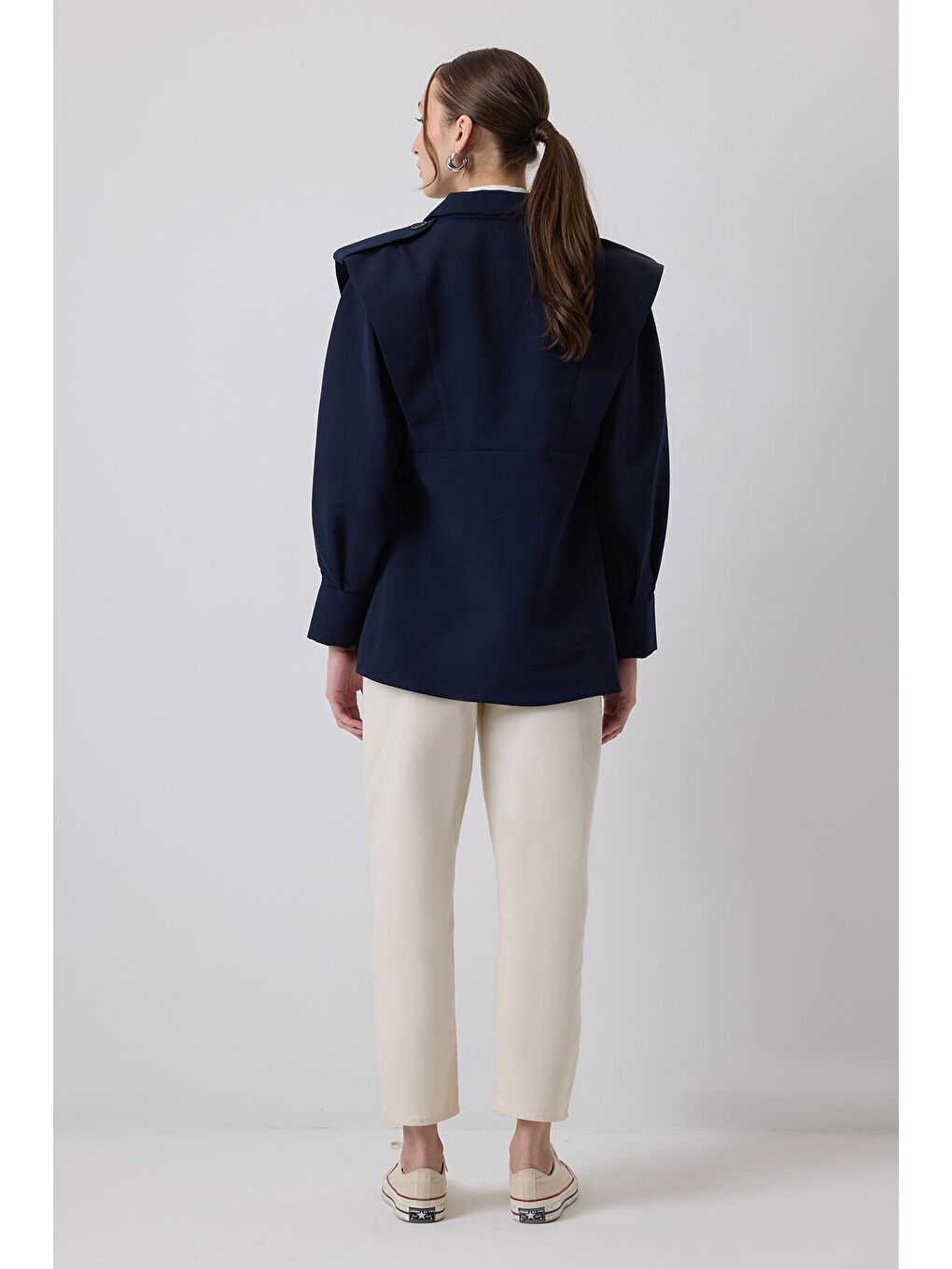 Lacivert Apolet Detaylı Kısa Trençkot-3