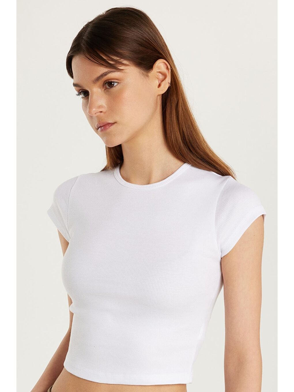 Kadın Modal Kumaş Slim Fit Dar Kesim Kısa Kollu Bisiklet Yaka Beyaz Tişört-1