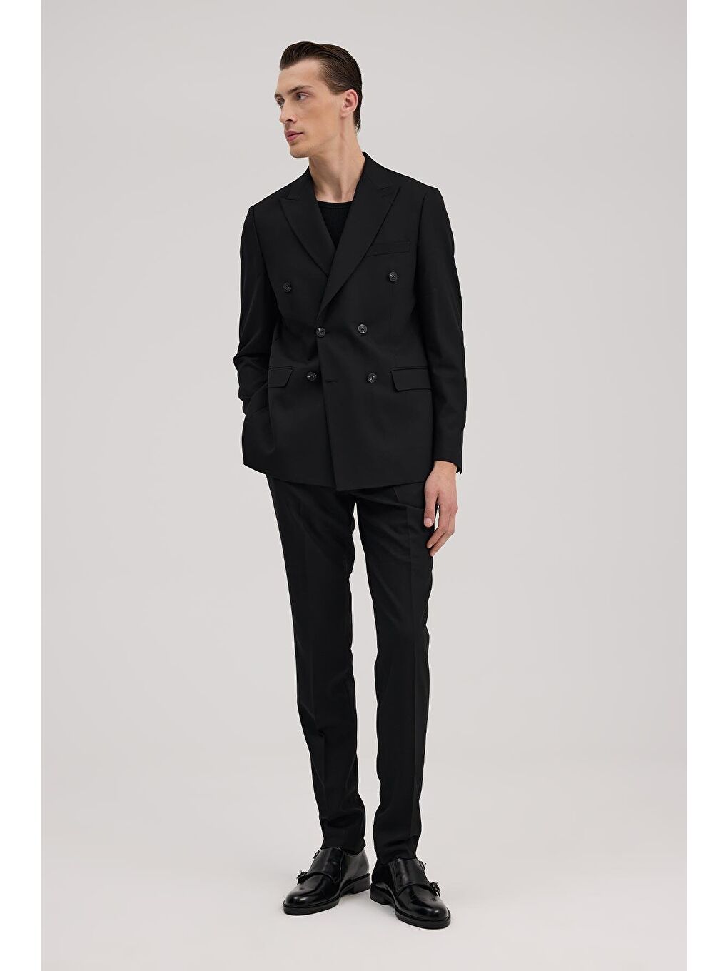 Siyah Slim Fit Sivri Yaka Takım Elbise