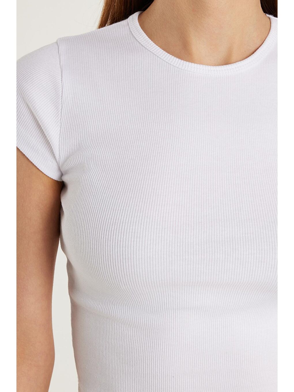 Kadın Modal Kumaş Slim Fit Dar Kesim Kısa Kollu Bisiklet Yaka Beyaz Tişört-2