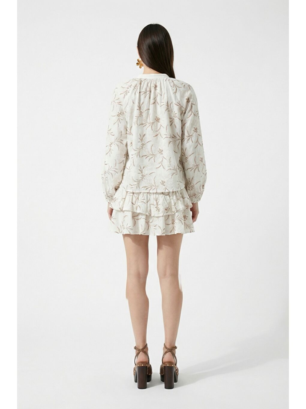 Çiçek Nakışlı Yaka Bağcıklı Gömlek Ekru-1