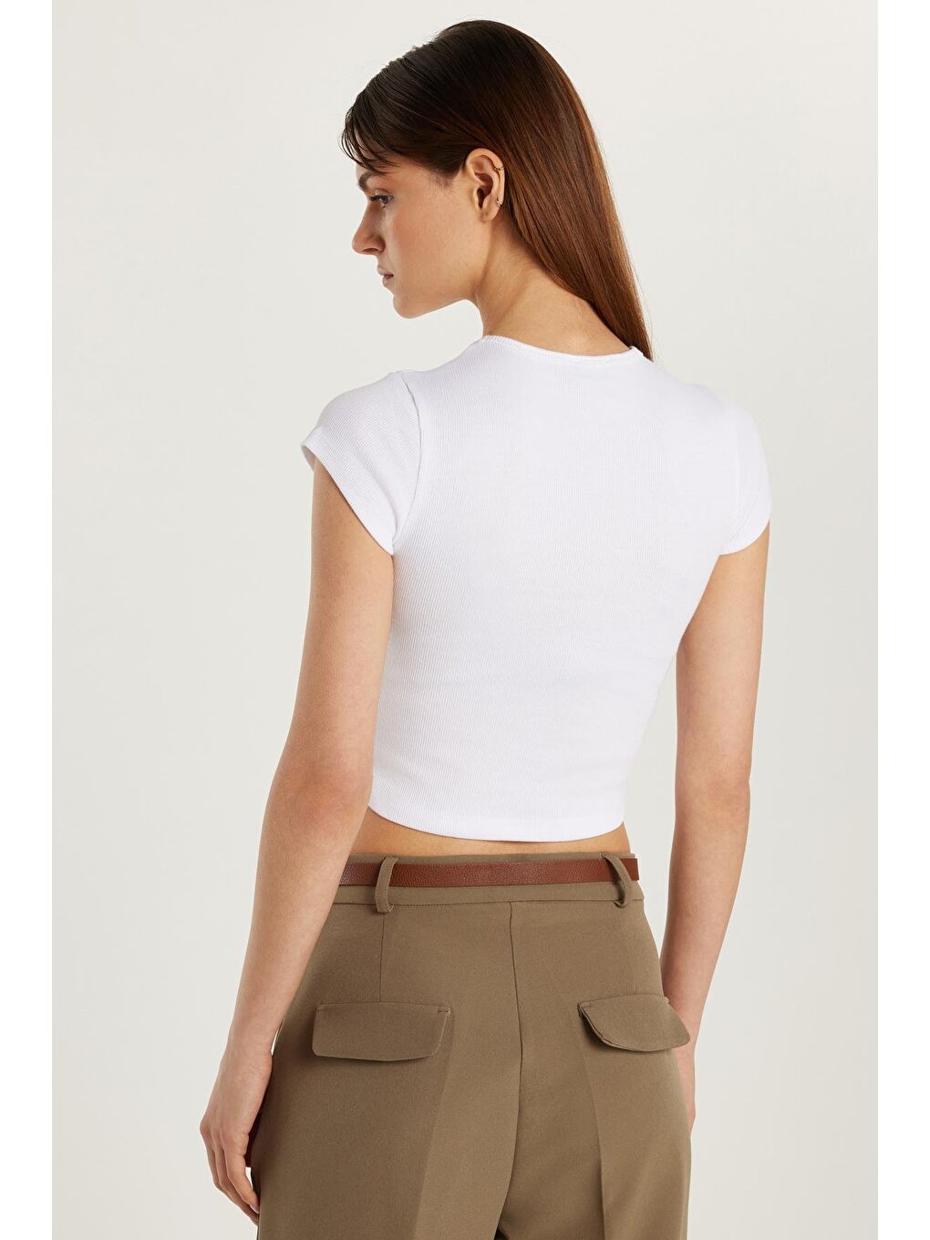 Kadın Modal Kumaş Slim Fit Dar Kesim Kısa Kollu Bisiklet Yaka Beyaz Tişört-4