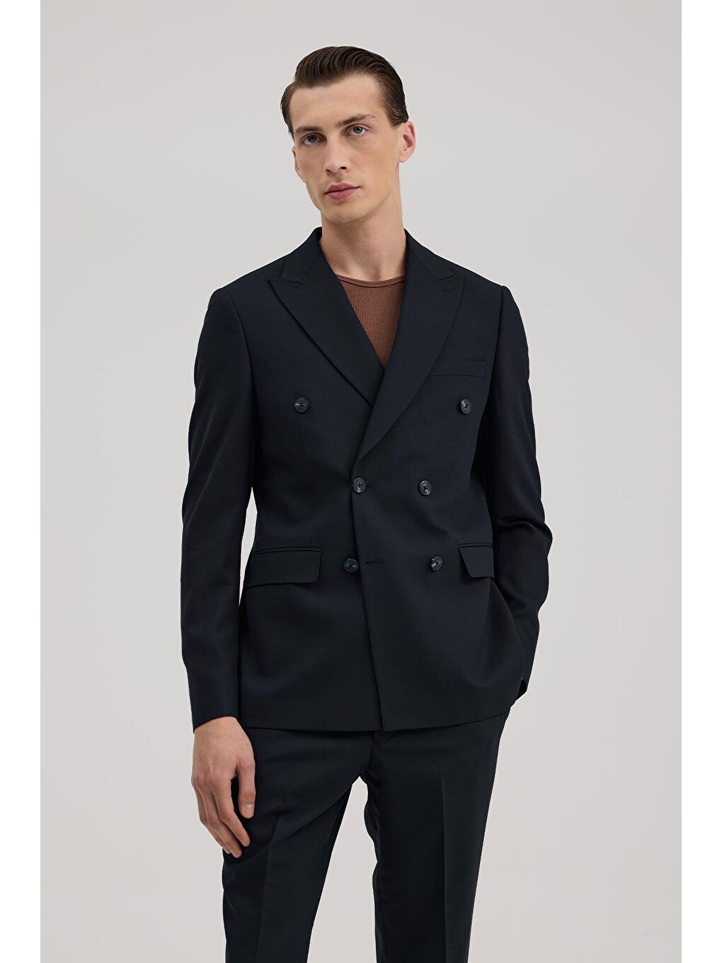 Lacivert Slim Fit Sivri Yaka Takım Elbise-1