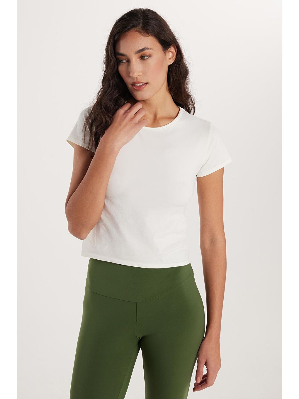 Kadın Slim Fit Dar Kesim Düz Basic Bisiklet Yaka Ekru Tişört-2