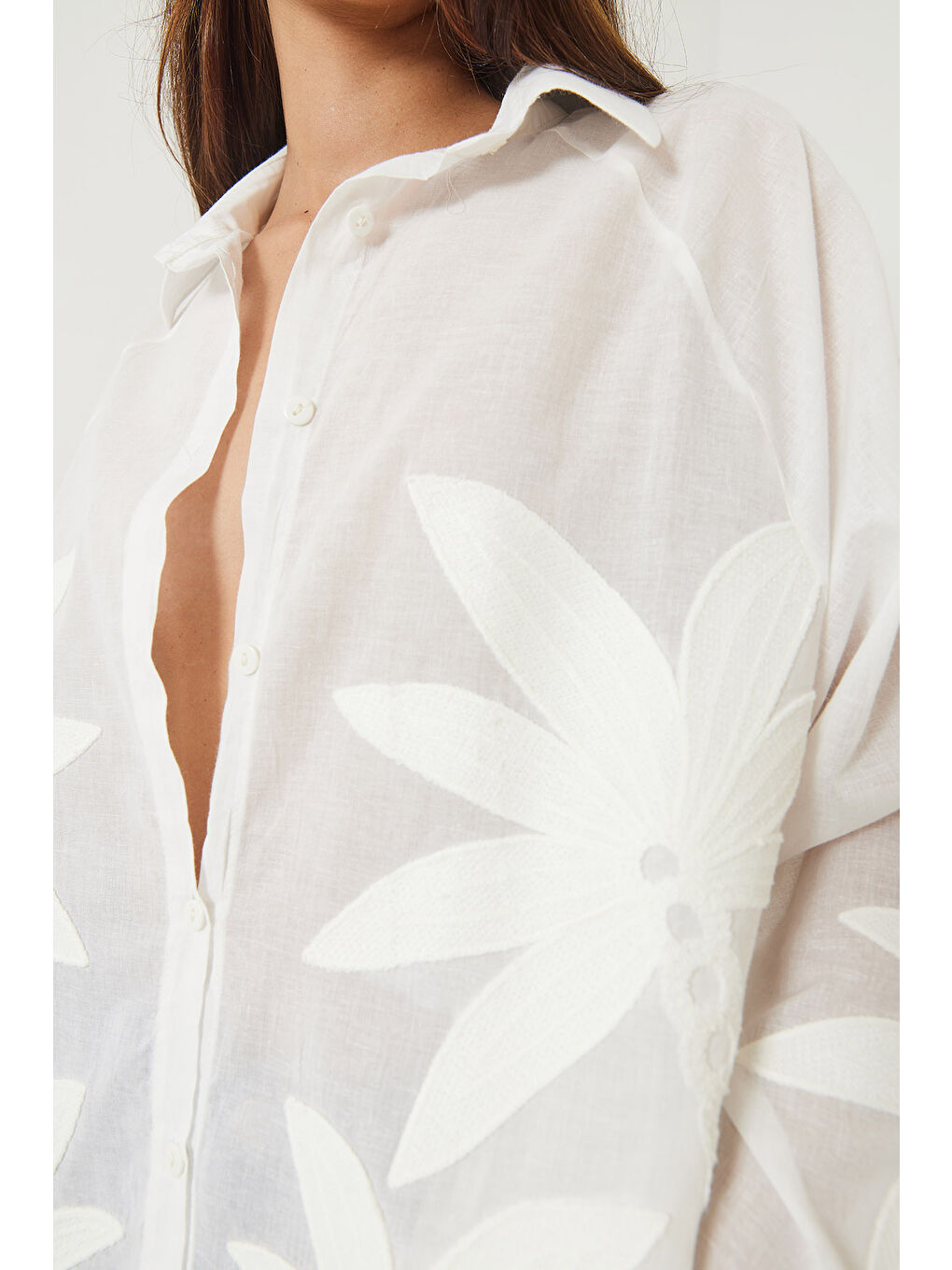 Ekru Kadın Palmiye İşlemeli Uzun Kollu Keten Gömlek-4