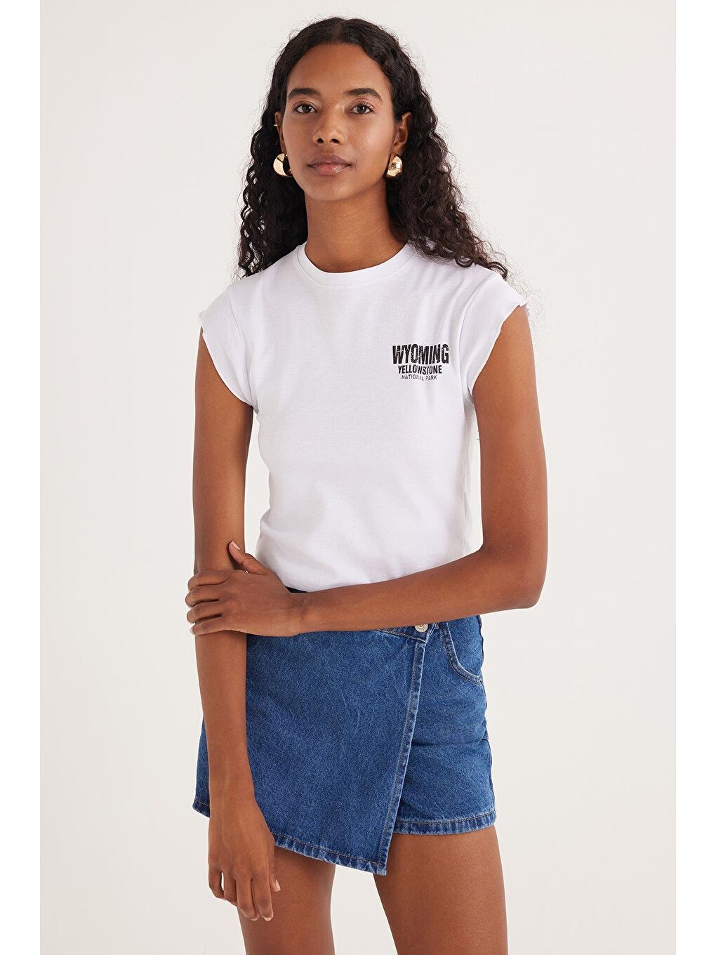 Kadın Slim Fit Ribanalı Baskılı %100 Pamuk Bisiklet Yaka Beyaz Tişört-1