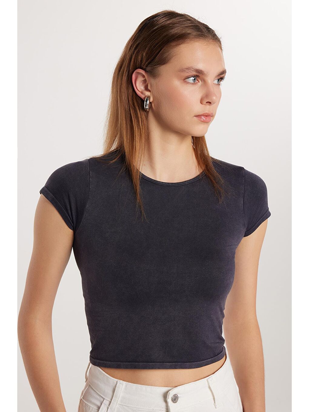 Kadın Slim Fit Dar Kesim Düz Basic Bisiklet Yaka Antrasit Tişört-1