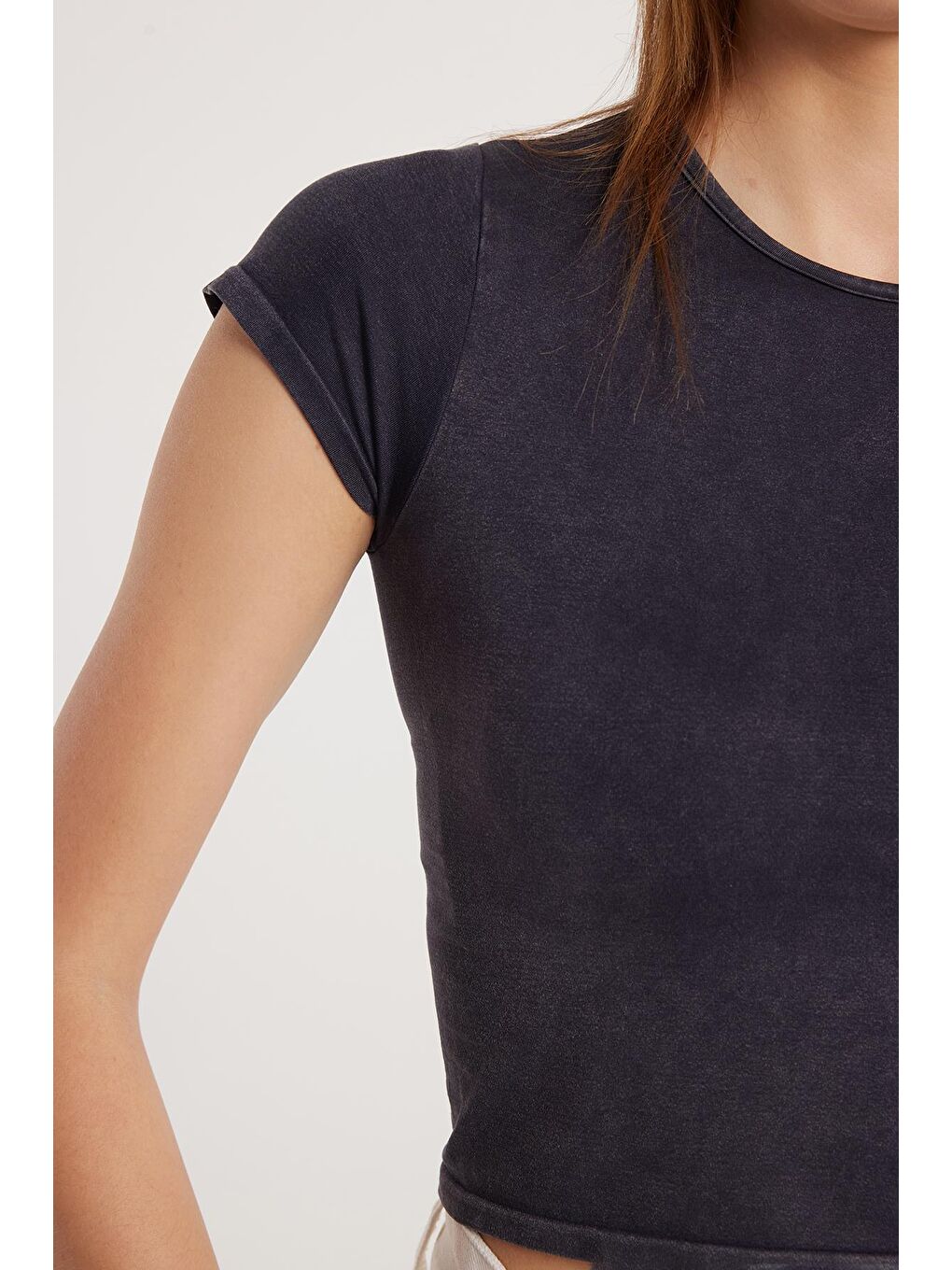 Kadın Slim Fit Dar Kesim Düz Basic Bisiklet Yaka Antrasit Tişört-2