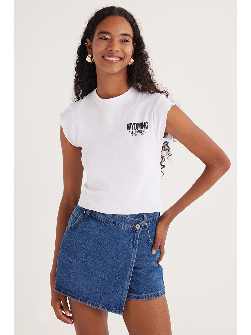 Kadın Slim Fit Ribanalı Baskılı %100 Pamuk Bisiklet Yaka Beyaz Tişört-3