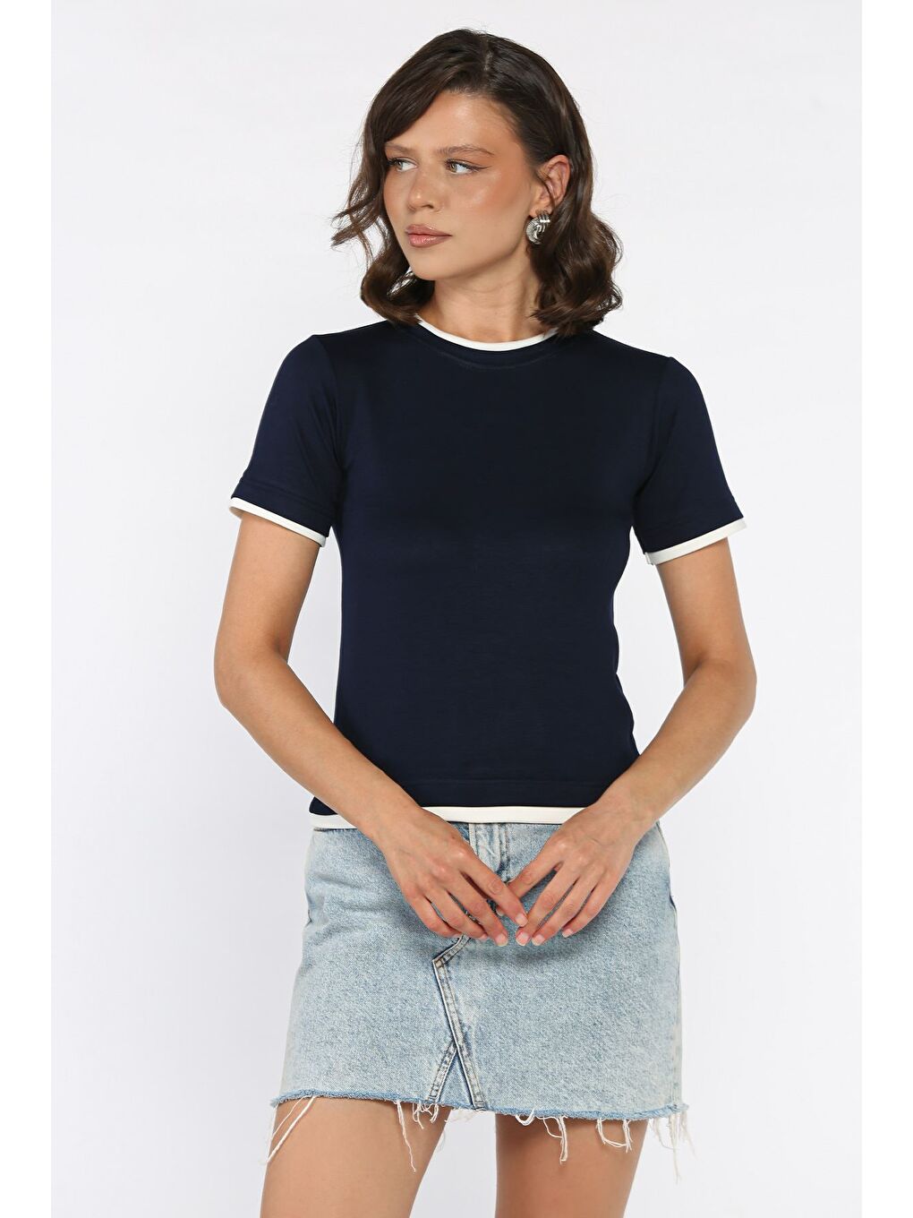 Lacivert Bisiklet Yaka Kadın Tişört-1