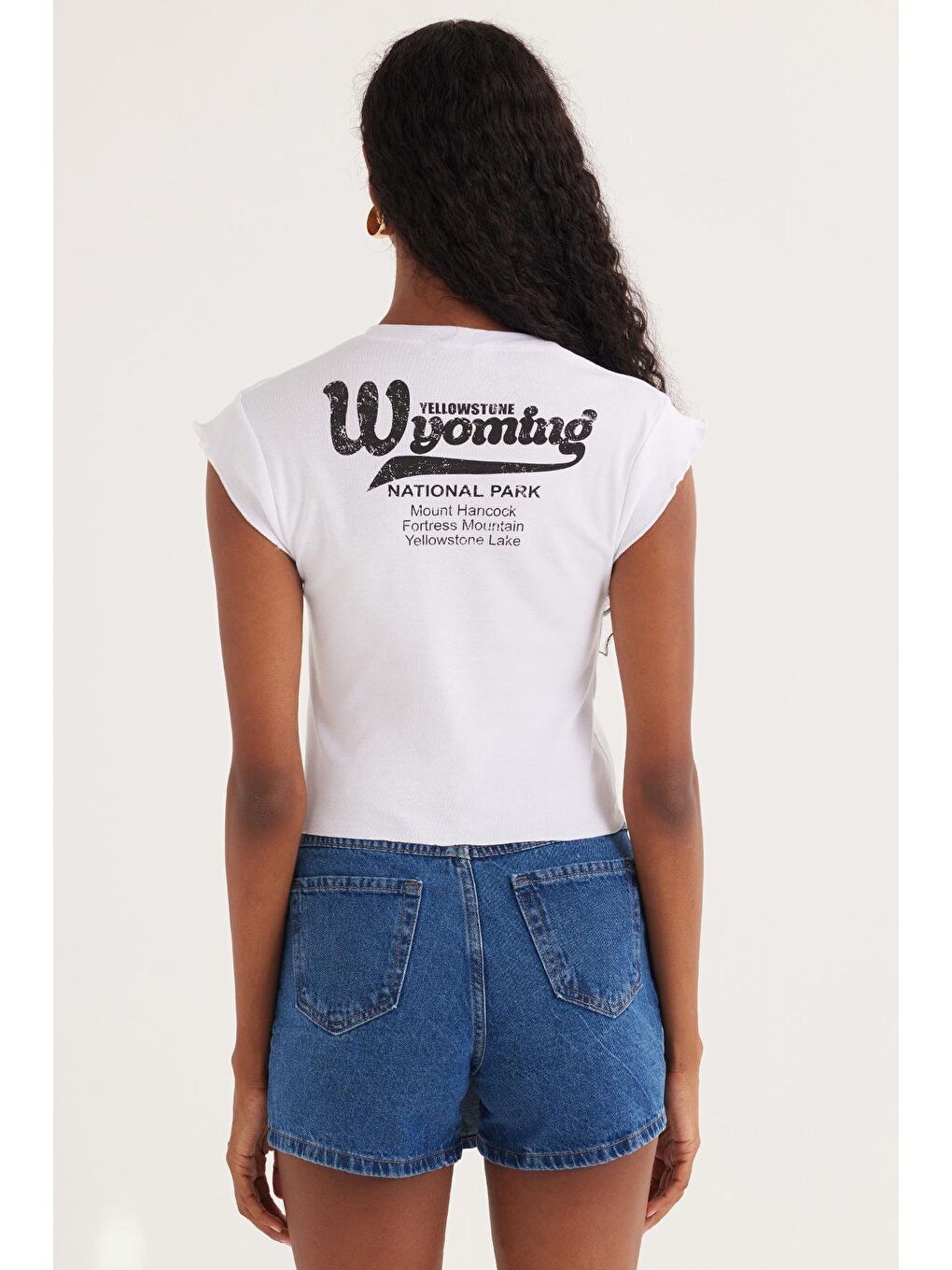 Kadın Slim Fit Ribanalı Baskılı %100 Pamuk Bisiklet Yaka Beyaz Tişört-6