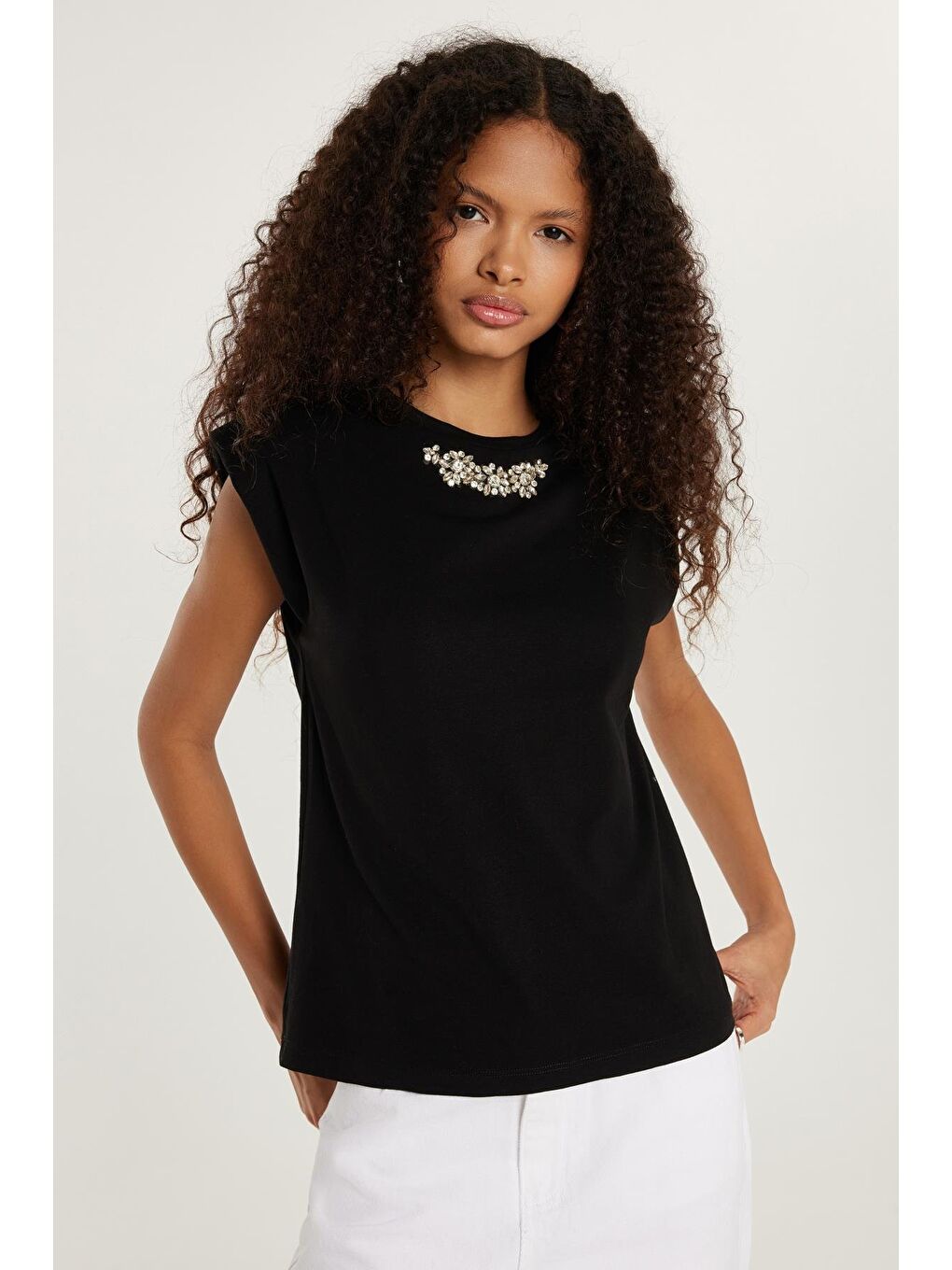 Kadın Relax Fit Rahat Kesim Pamuklu Bisiklet Yaka Siyah Tişört