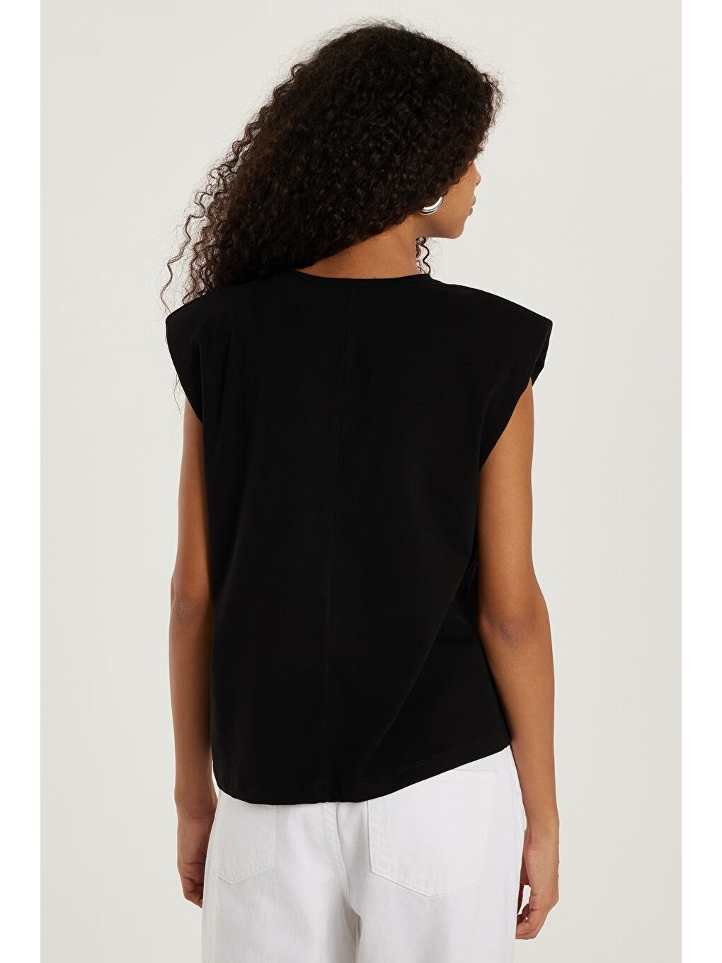 Kadın Relax Fit Rahat Kesim Pamuklu Bisiklet Yaka Siyah Tişört-4