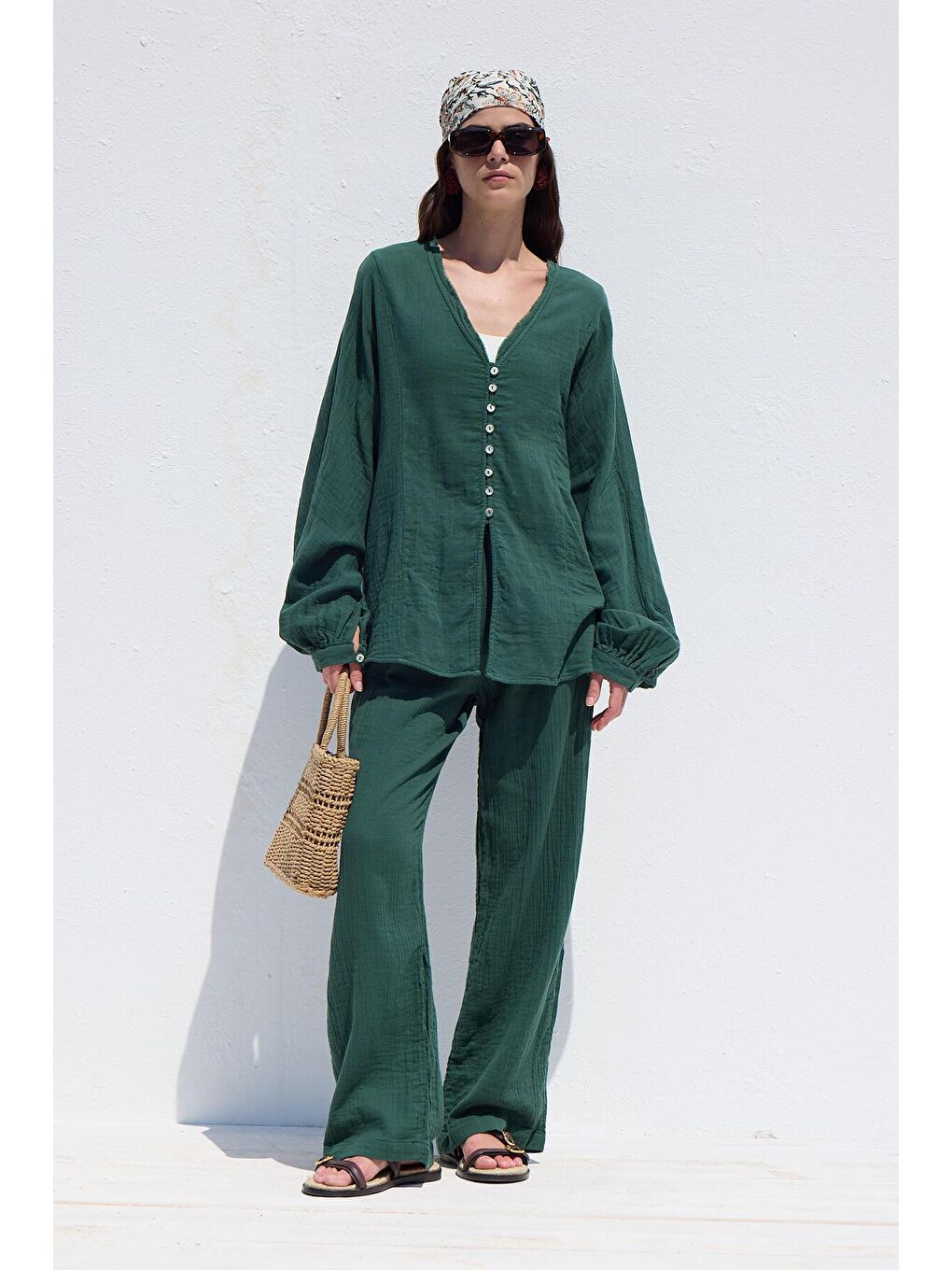 Yeşil Muslin Düğmeli Gömlek Zümrüt