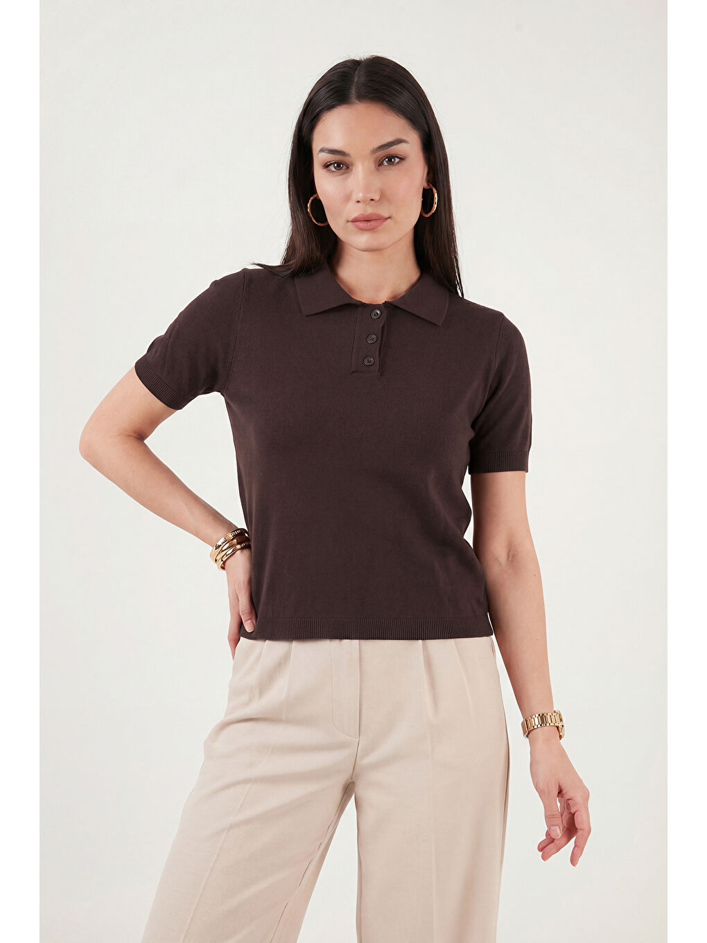 Kahverengi Regular Fit Kısa Kollu Düğmeli Triko Polo Yaka Kadın Kazak 4617056-3