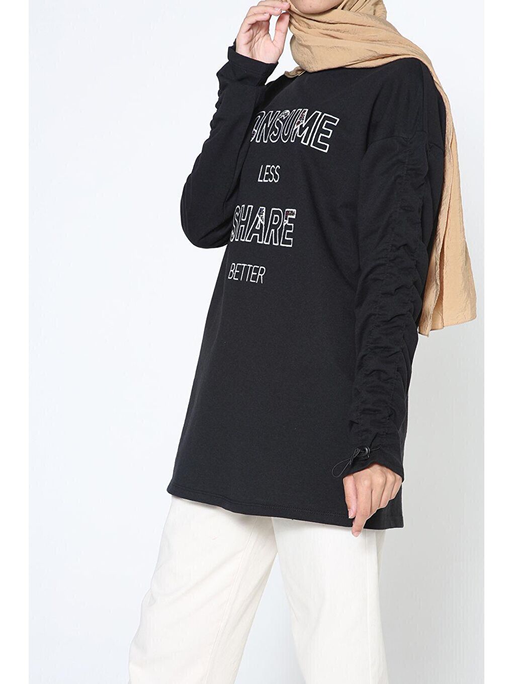 Siyah Kol Lastikli Nakışlı Sweatshirt-4