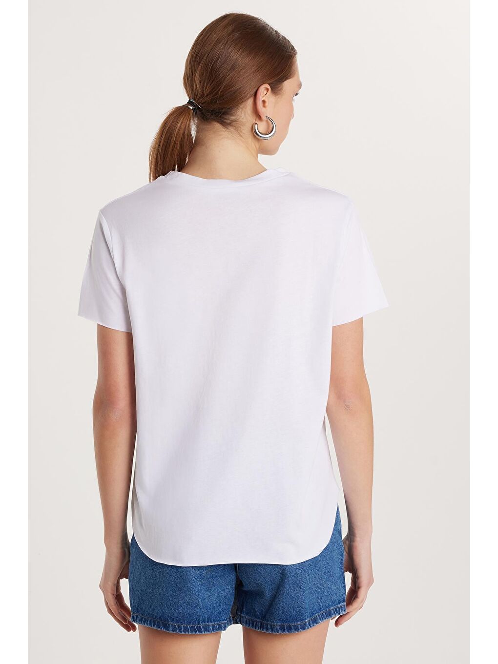 Kadın Relax Fit Modal Kumaş Basic Bisiklet Yaka Beyaz Tişört-4