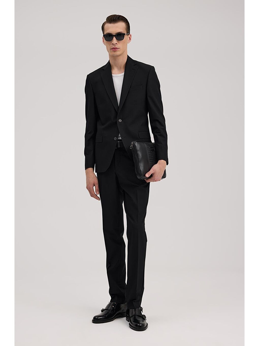 Siyah Slim Fit Mono Yaka Takım Elbise-1