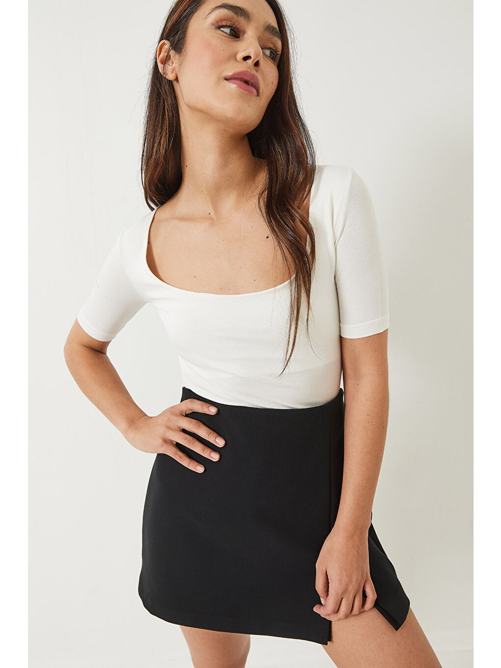 Beyaz Kadın Kare Yaka Kısa Kol Saran Modal Bluz-2