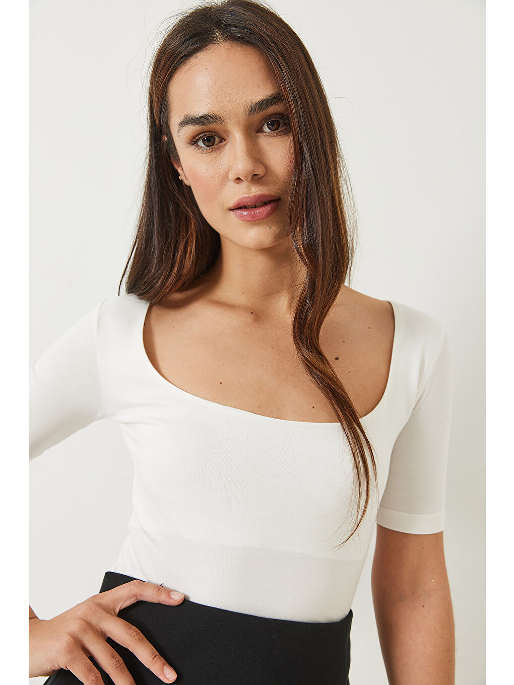 Beyaz Kadın Kare Yaka Kısa Kol Saran Modal Bluz-3