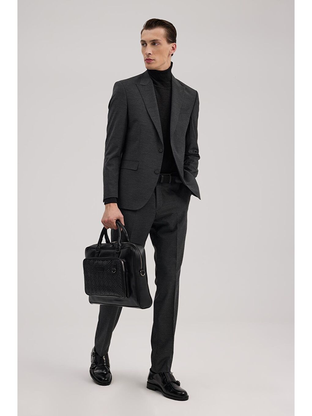 Antrasit Slim Fit Kırlangıç Yaka Çizgili Takım Elbise