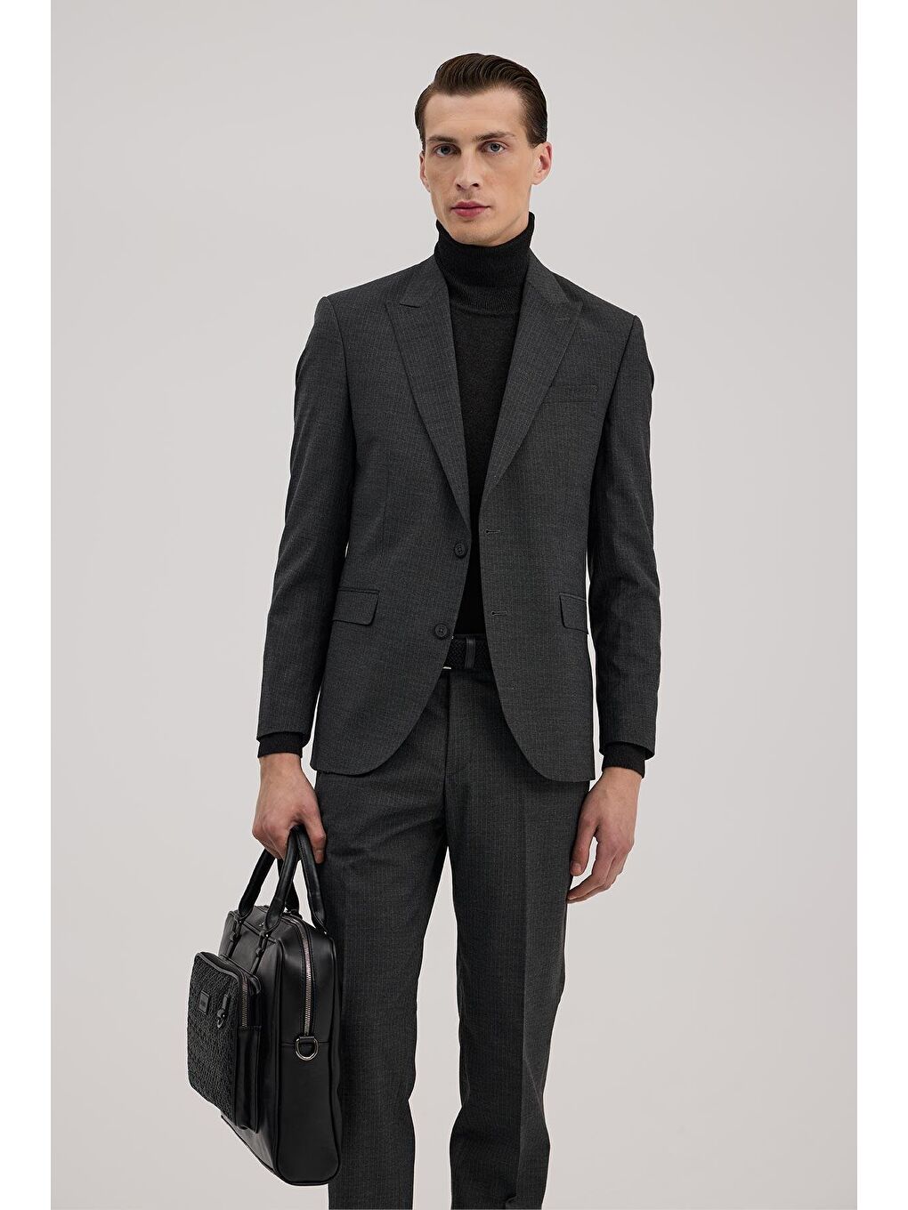 Antrasit Slim Fit Kırlangıç Yaka Çizgili Takım Elbise-1