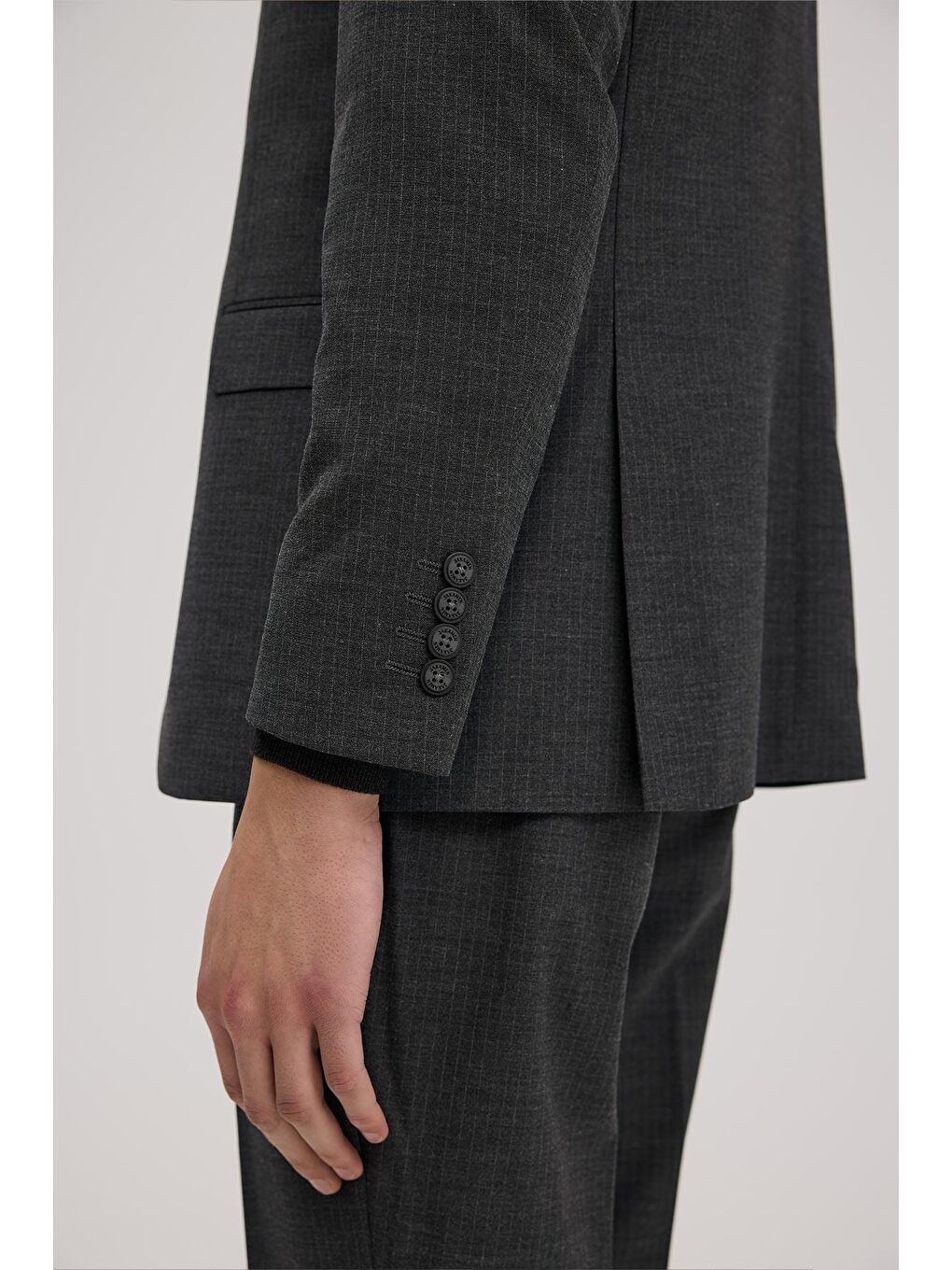 Antrasit Slim Fit Kırlangıç Yaka Çizgili Takım Elbise-3