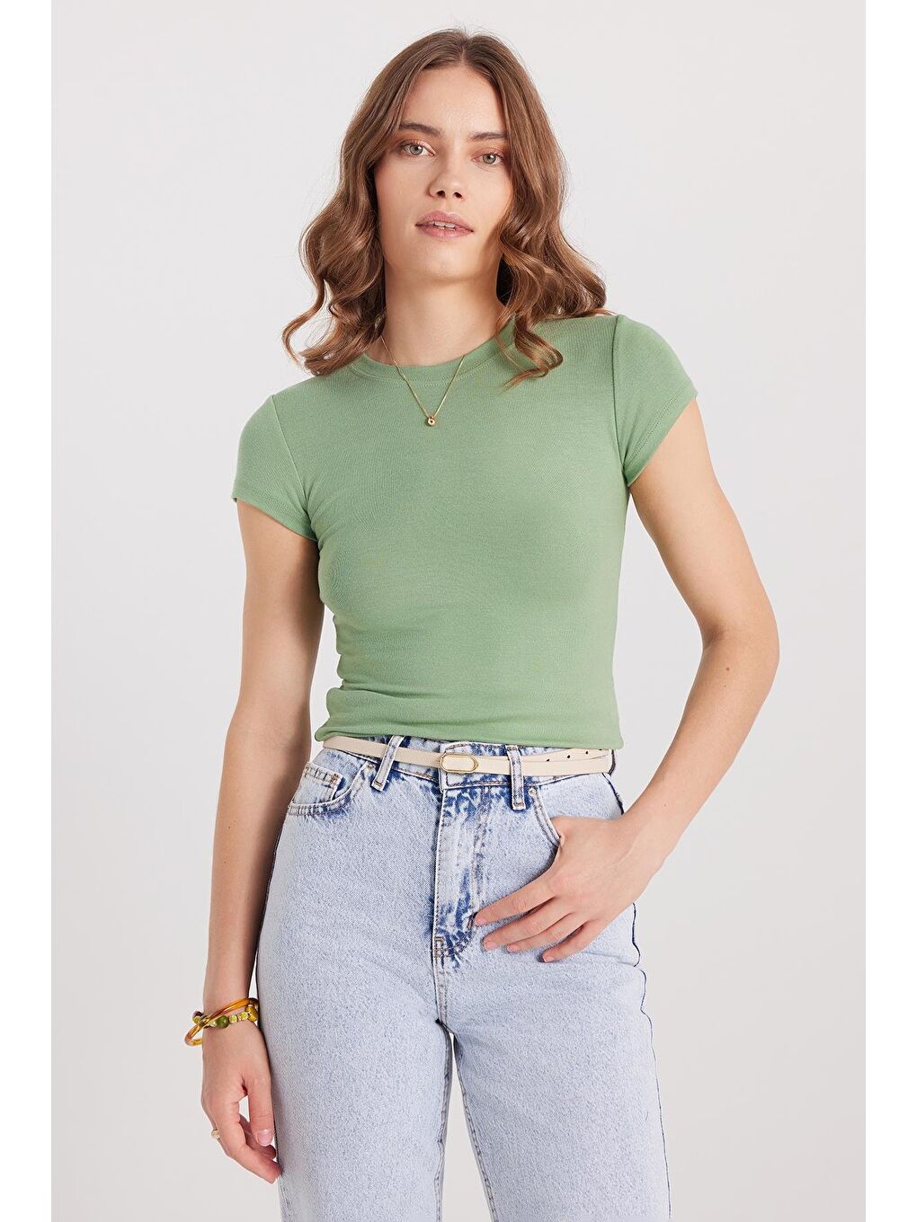 Kadın Regular Fit Klasik Kesim Bisiklet Yaka Viskon Kumaş Ultra Soft Yeşil Tişört