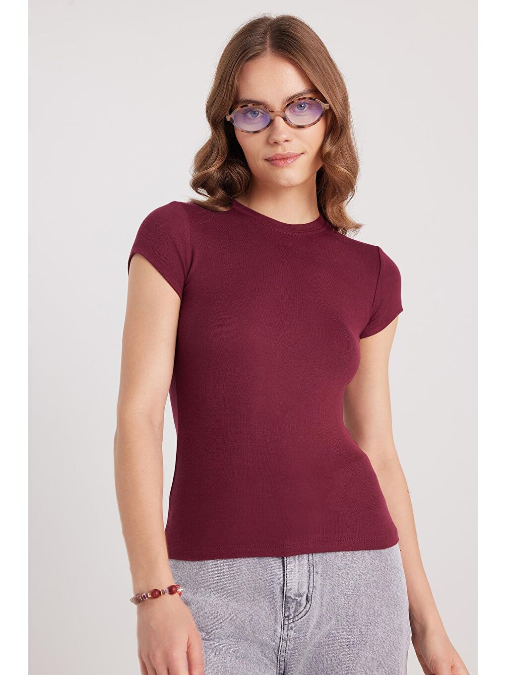 Kadın Regular Fit Klasik Kesim Bisiklet Yaka Viskon Kumaş Ultra Soft Bordo Tişört-4