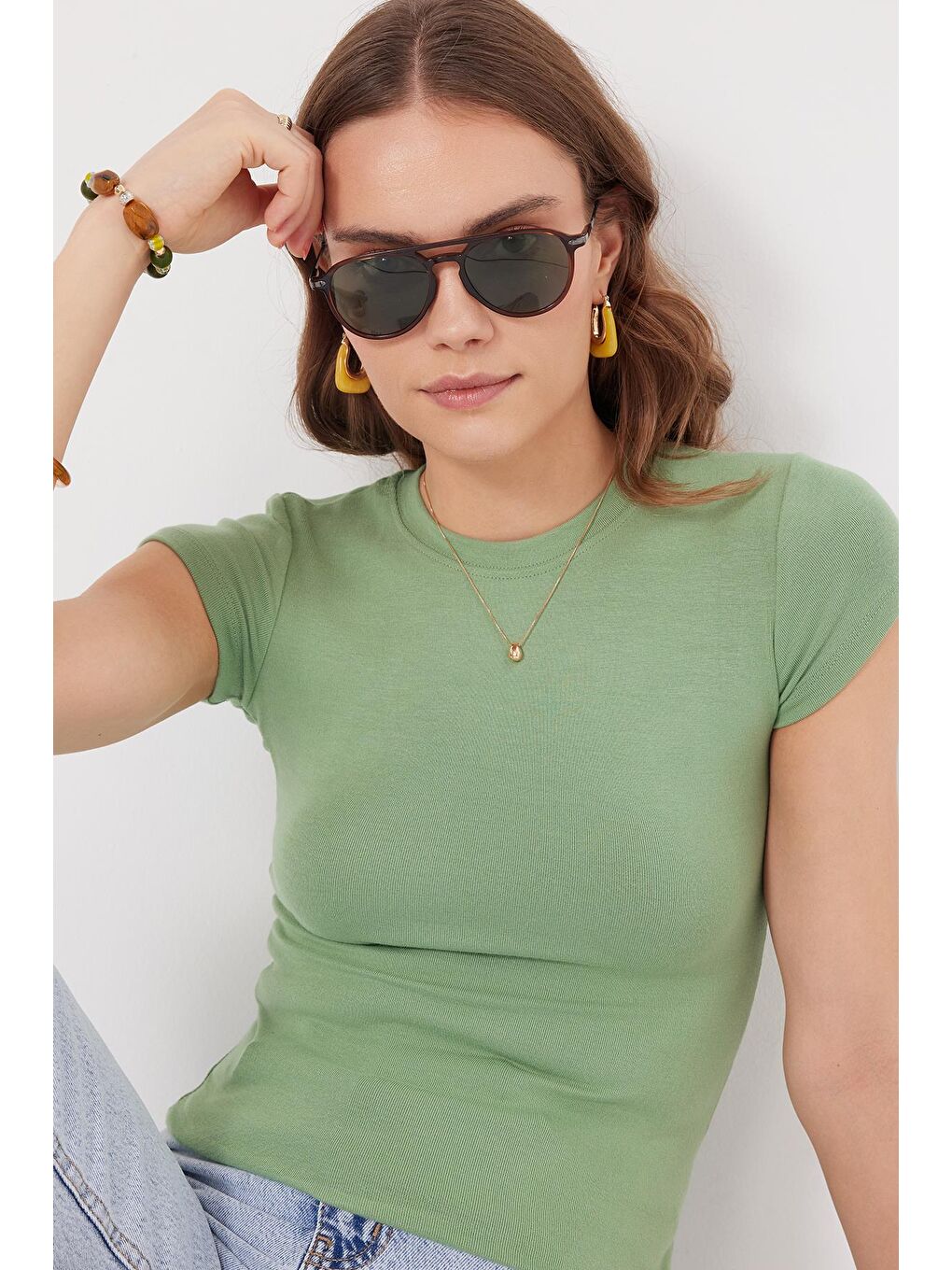Kadın Regular Fit Klasik Kesim Bisiklet Yaka Viskon Kumaş Ultra Soft Yeşil Tişört-1