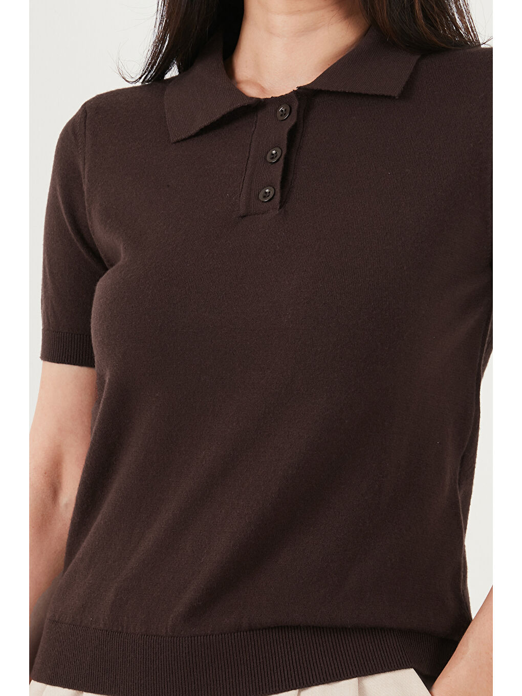 Kahverengi Regular Fit Kısa Kollu Düğmeli Triko Polo Yaka Kadın Kazak 4617056-4