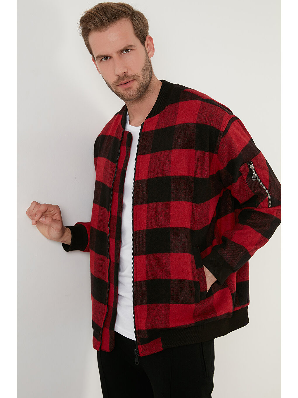 Kırmızı Kareli Dik Yaka Fermuarlı Cepli Erkek Mont 606343745-3