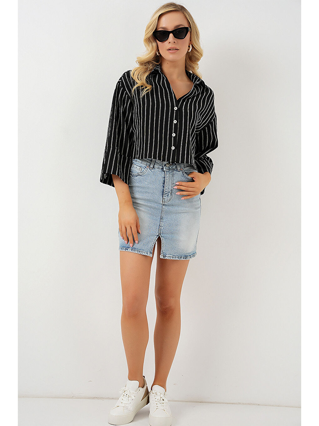 Kadın Çizgili Oversize Kısa Gömlek 20326 - Siyah-1