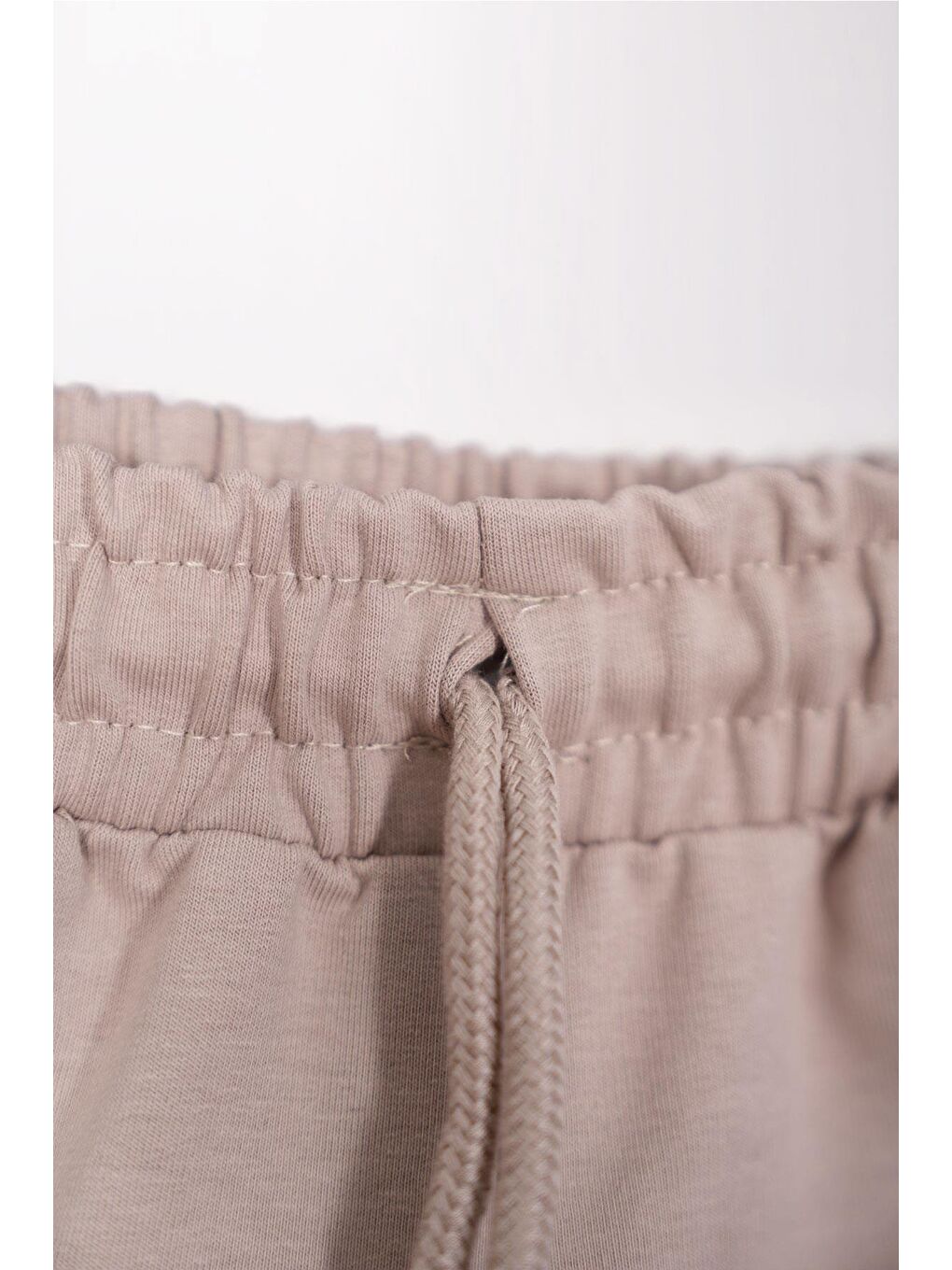 Bej Yazı Baskılı Bağcık Detaylı Taş Rengi Renk Erkek Çocuk Kapri-1