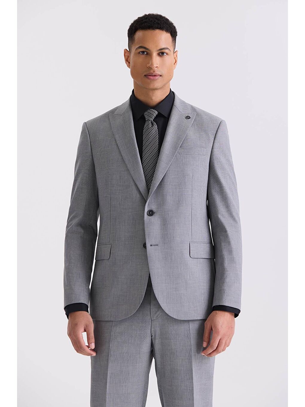 Gri Klasik Fit Sivri Yaka Yünlü Takım Elbise-1