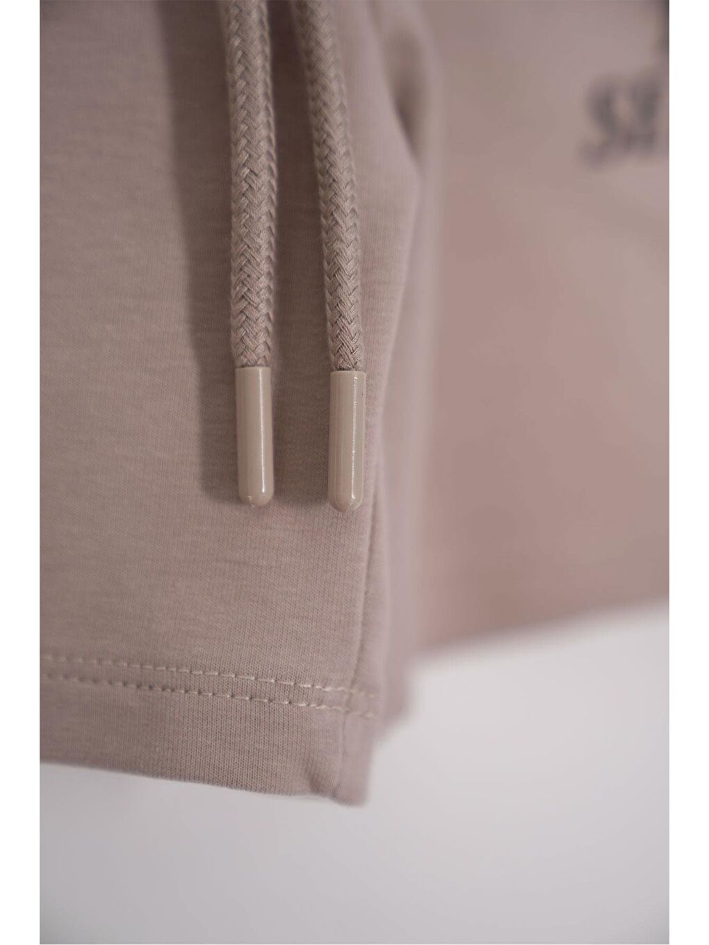 Bej Yazı Baskılı Bağcık Detaylı Taş Rengi Renk Erkek Çocuk Kapri-3